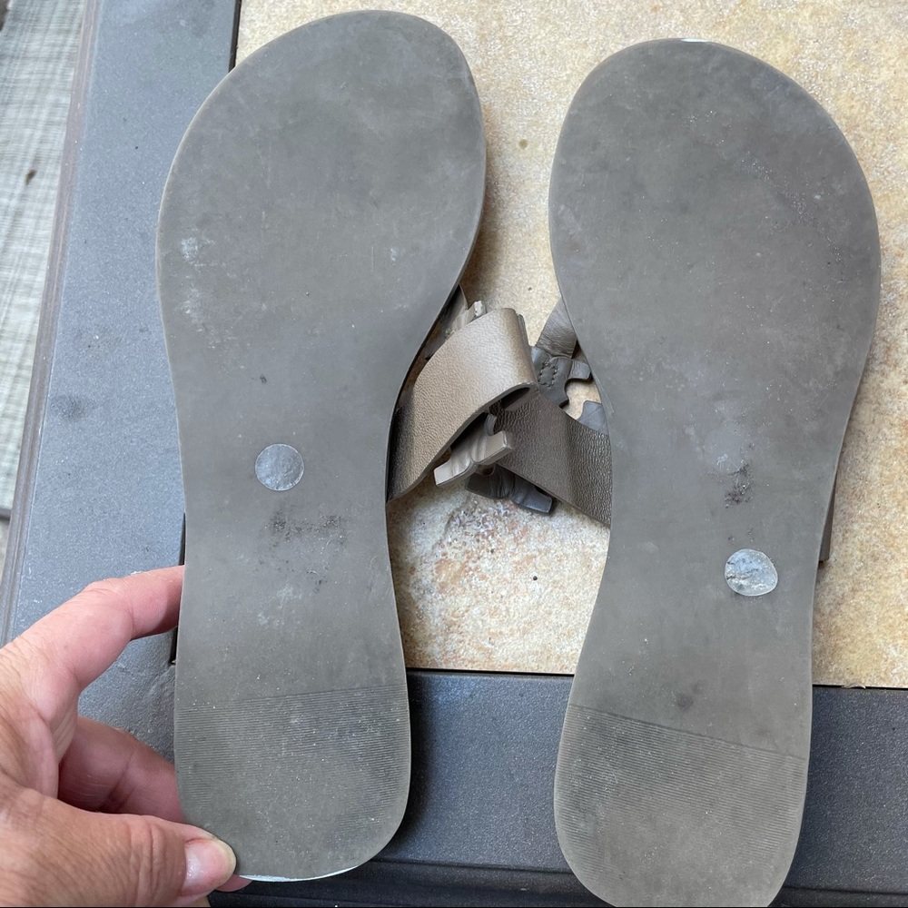 Authentic Tory Burch sandals - Picture 2 of 5